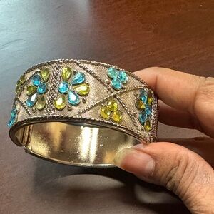 Elegant Floral Bracelet with Blue and Yellow Accents